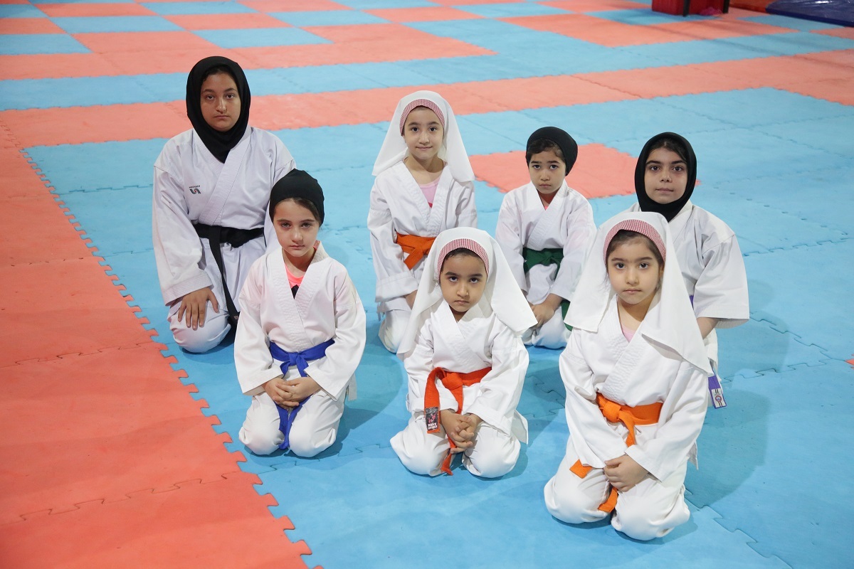 دختران قهرمان «بهمن» دختران قهرمان «بهمن»