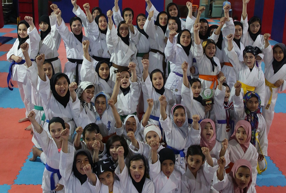 دختران قهرمان «بهمن» دختران قهرمان «بهمن»