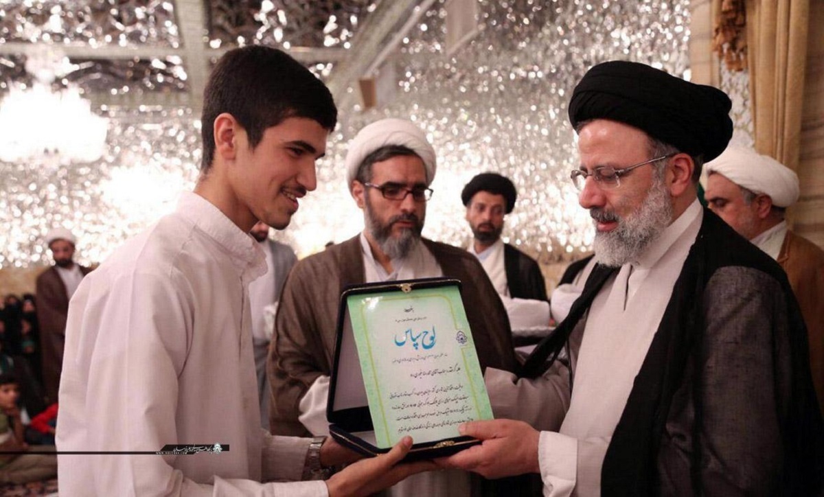 طلبه جوانی که قهرمان جهان است طلبه جوانی که قهرمان جهان است