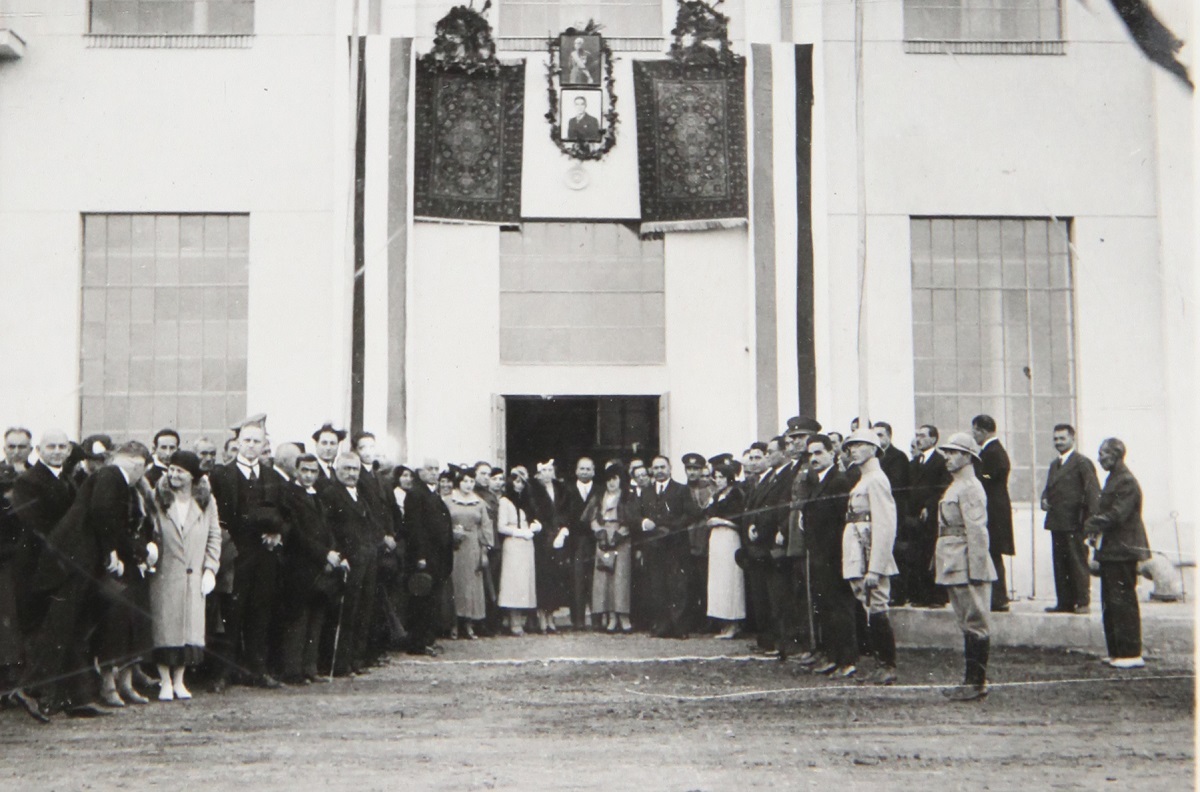 درباره یکی از کارخانه‌های صنعتی شهر که دیرزمانی است کارش به تعطیلی کشیده شده است