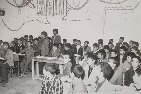 محمد اخوان‌مهدوی که از دهه ۳۰ معلم شد نقش مهمی در تغییر نظام آموزشی کشور داشت