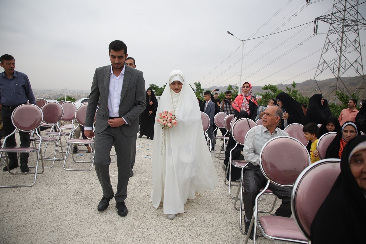 ازدواج آسان بر سر مزار دایی‌شهید