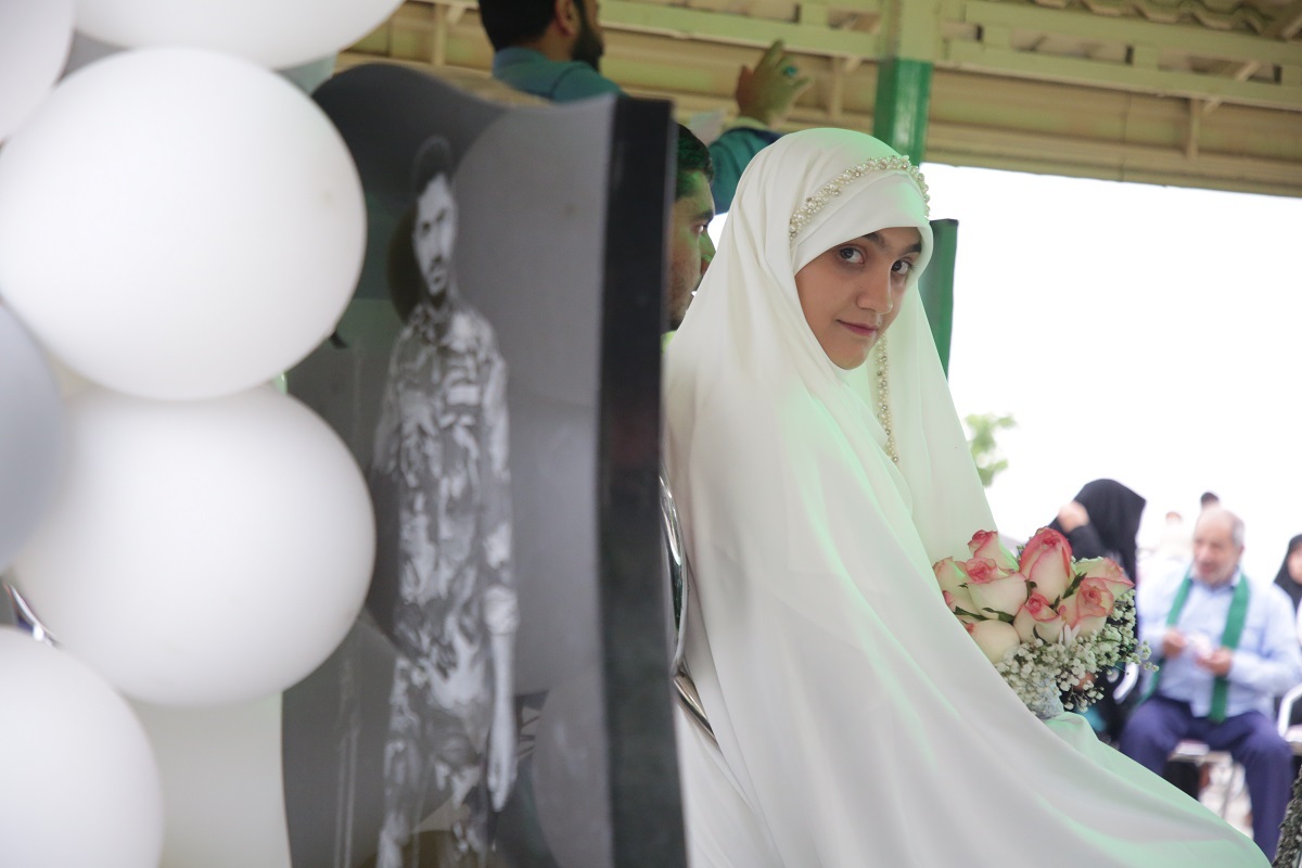 ازدواج آسان بر سر مزار دایی‌شهید