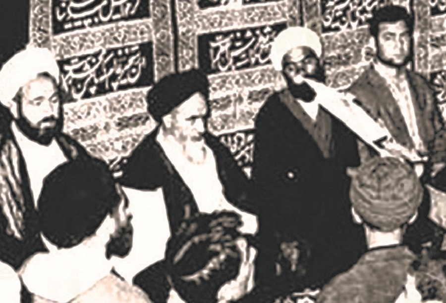 نوحه خوانی برای امام خمینی