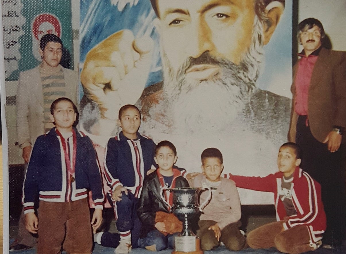 عمو زینل، تیم کشتی کشتارگاه شهرداری را پایه‌گذاری کرد