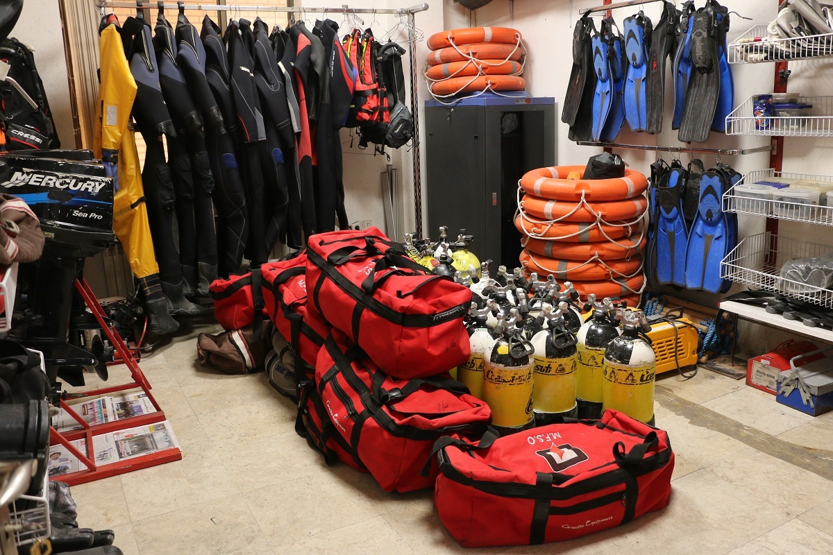 نیم روز حضور در ایستگاه ۲۳ آتش نشانی مشهد که نیروهایش، عملیاتهای تخصصی را اجرا میکنند نیم روز حضور در ایستگاه ۲۳ آتش نشانی مشهد که نیروهایش، عملیاتهای تخصصی را اجرا میکنند