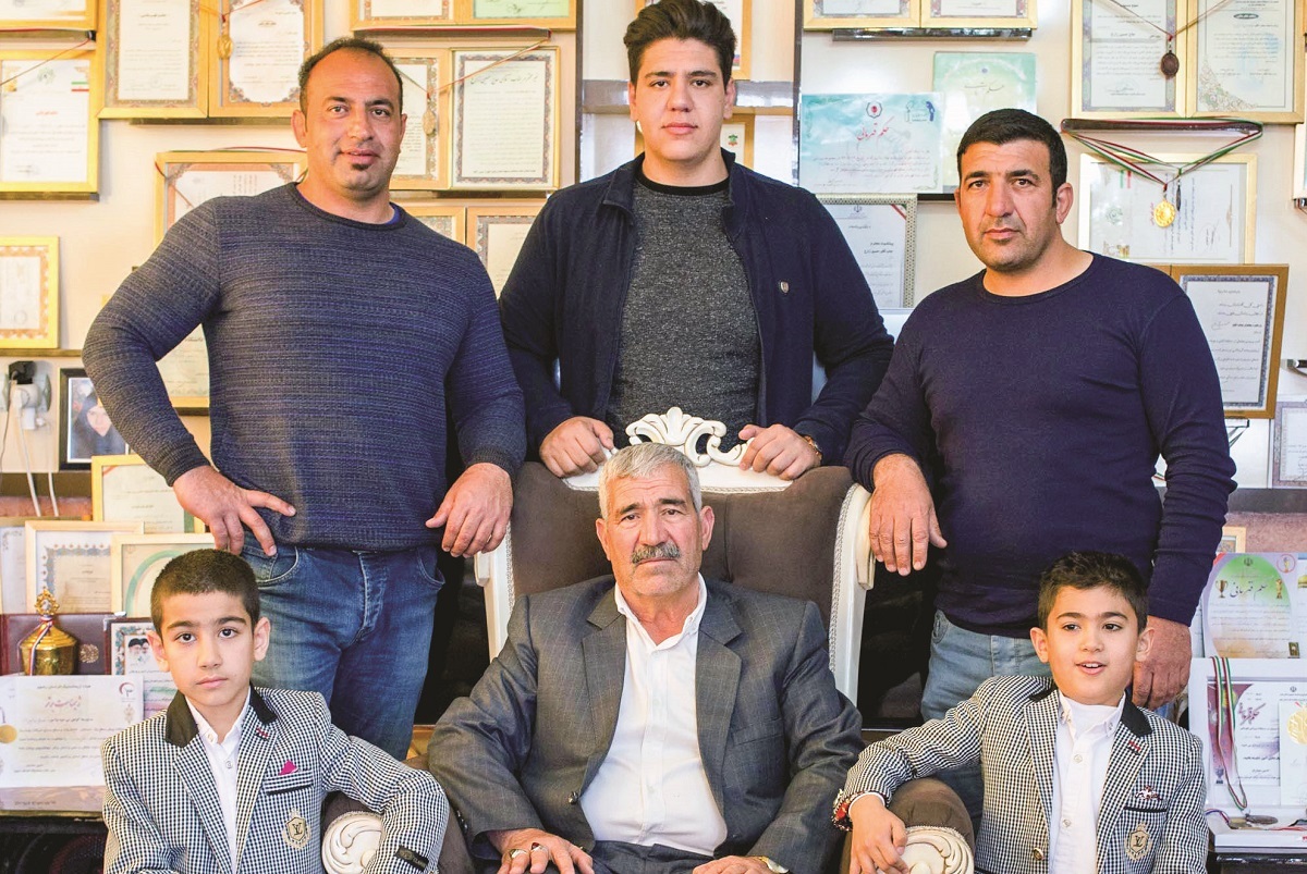 پسر کو ندارد نشان از پدر پسر کو ندارد نشان از پدر