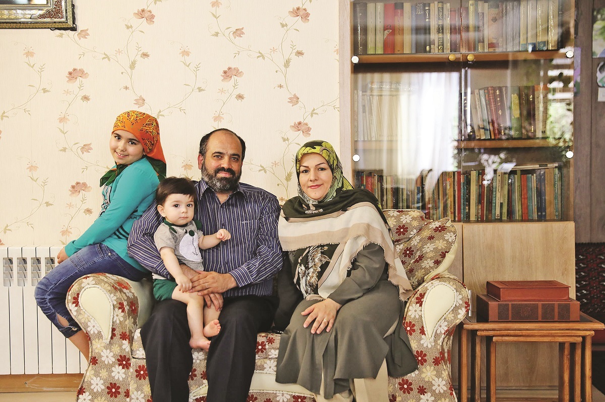 راسله رضاپور داستانهای شاهنامه را برای کودکان بازنویسی میکند راسله رضاپور داستانهای شاهنامه را برای کودکان بازنویسی میکند