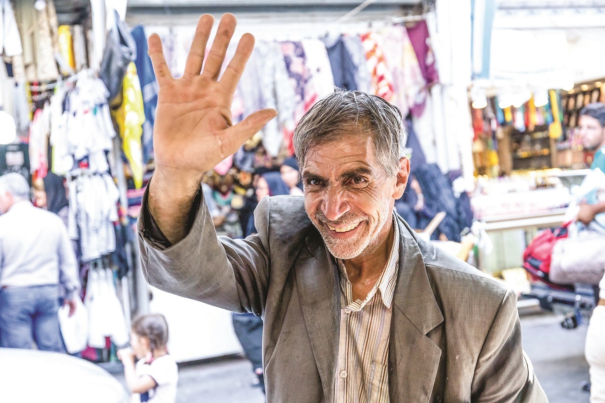 پاهایم را گرفت، امّا بخشیدمش پاهایم را گرفت، امّا بخشیدمش