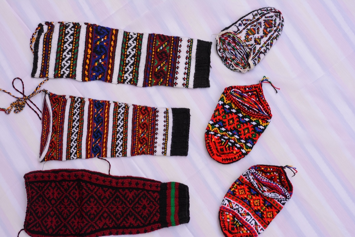 بانوی کارآفرین محله خاتم الانبیاء سرآمد هنر پارچهبافیِ ابریشمِ کرمانج است بانوی کارآفرین محله خاتم الانبیاء سرآمد هنر پارچهبافیِ ابریشمِ کرمانج است