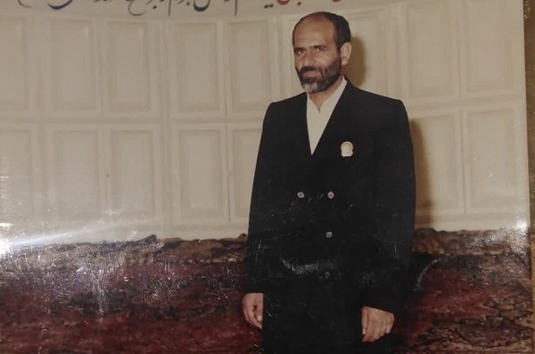 یادگاری با گنبد و بارگاه امام‌رضا(ع)