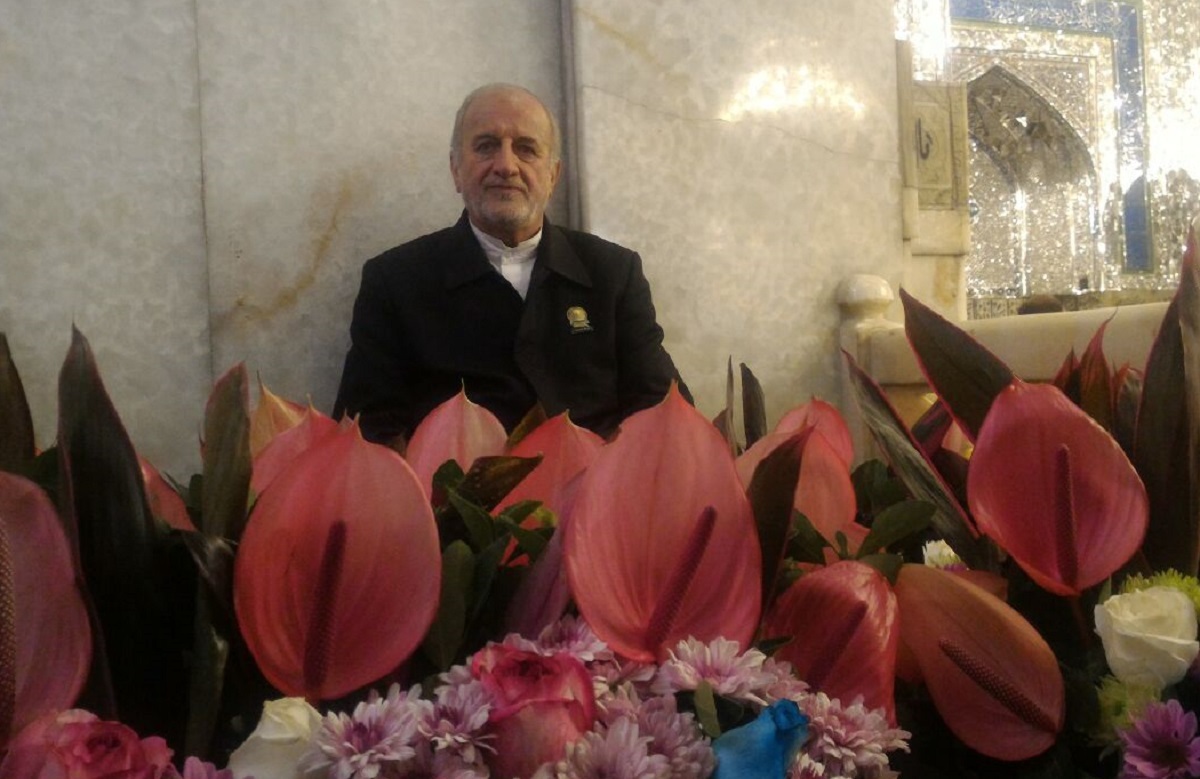 یادگاری با گنبد و بارگاه امام‌رضا(ع)