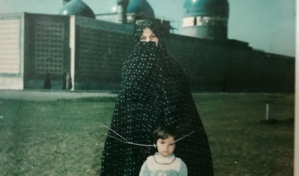 یادگاری با گنبد و بارگاه امام‌رضا(ع)