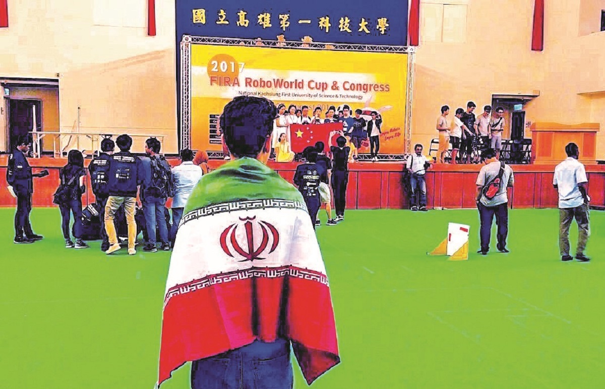 ذهن زیبای پوریا در رشته روباتیک