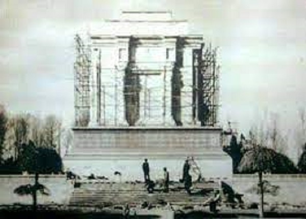 بازسازی آرامگاه فردوسی به دست ابوالقاسم بیداری و دیگران