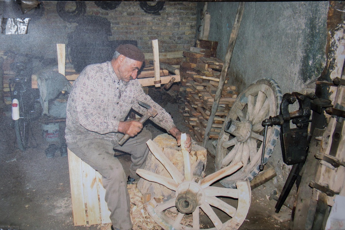 خاموشی صدای چرخهای چوبی برادران «آهنگر» خاموشی صدای چرخهای چوبی برادران «آهنگر»