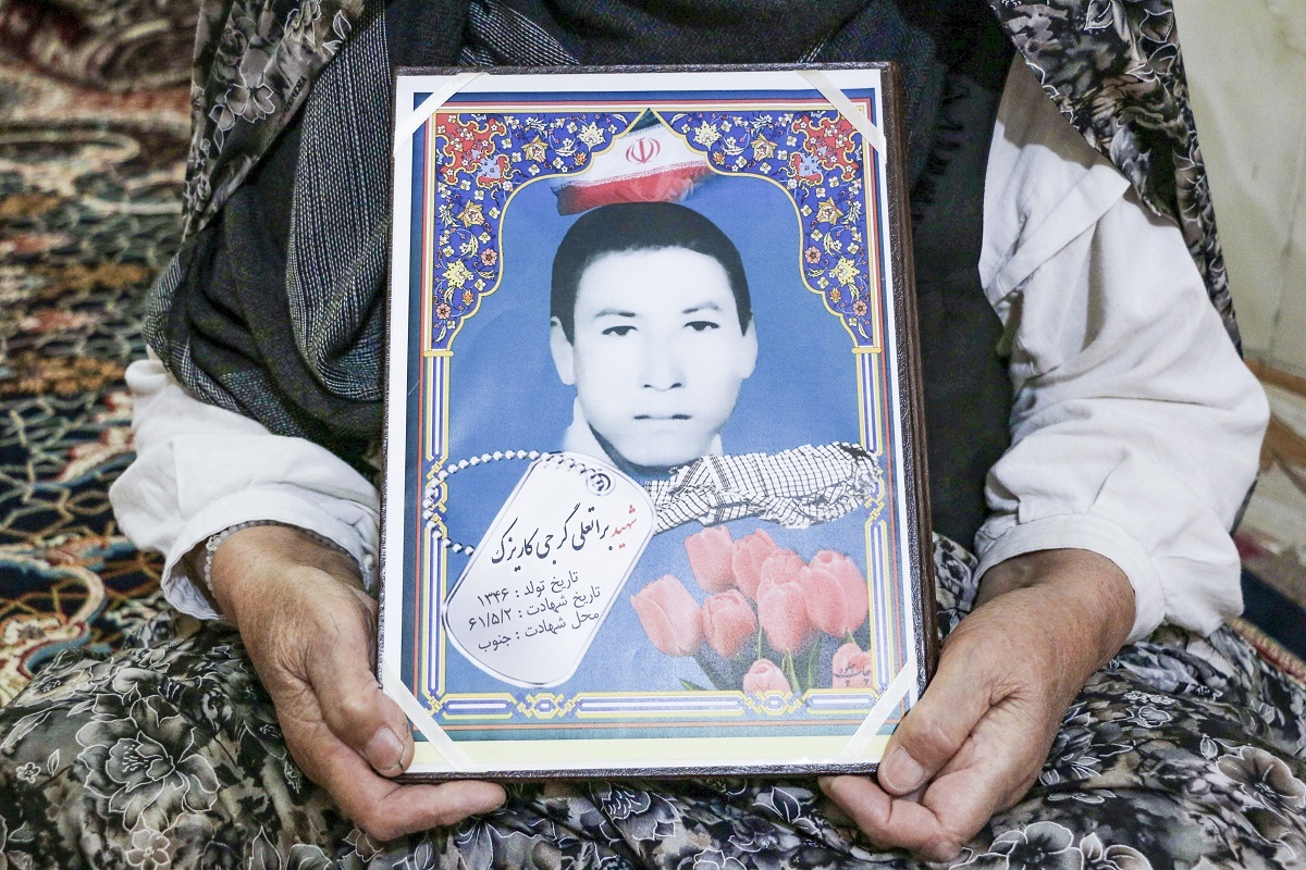 سال‌ها چشم‌انتظاری مادر برای پیکر فرزند شهیدش