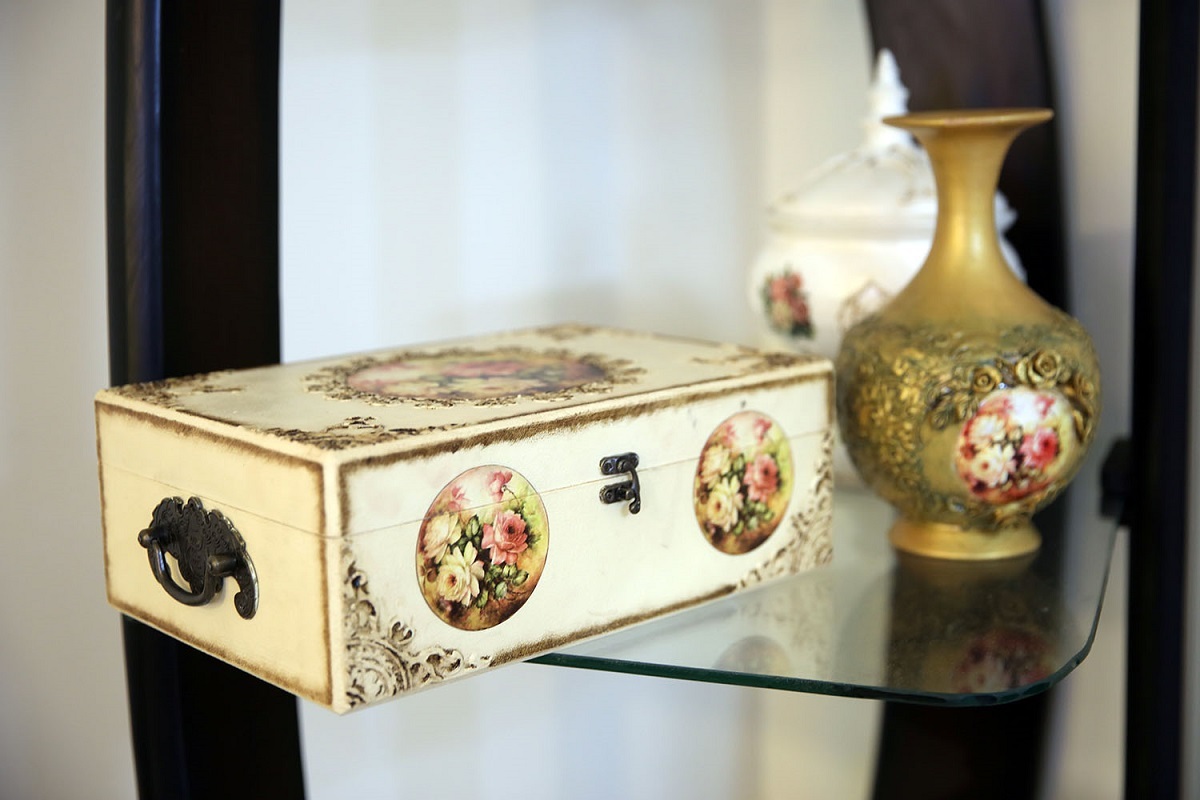 هنر جان بخشی به اشیای قدیمی هنر جان بخشی به اشیای قدیمی