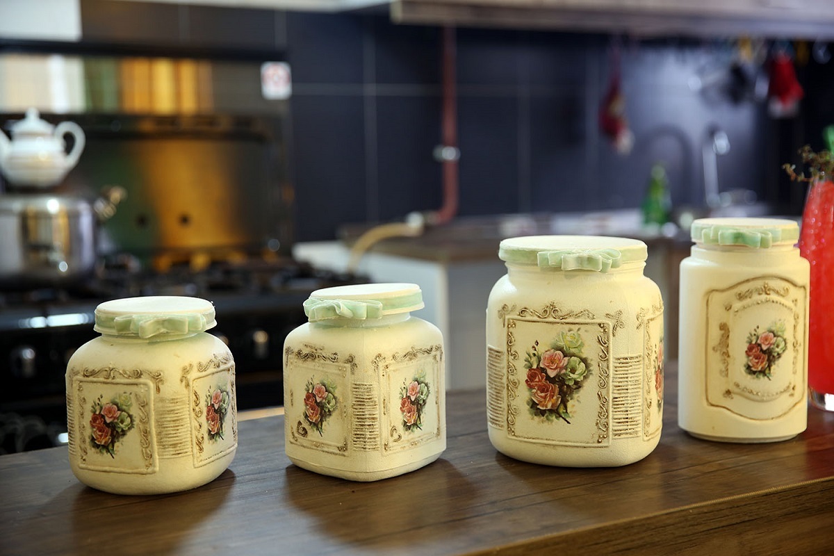 هنر جان بخشی به اشیای قدیمی هنر جان بخشی به اشیای قدیمی