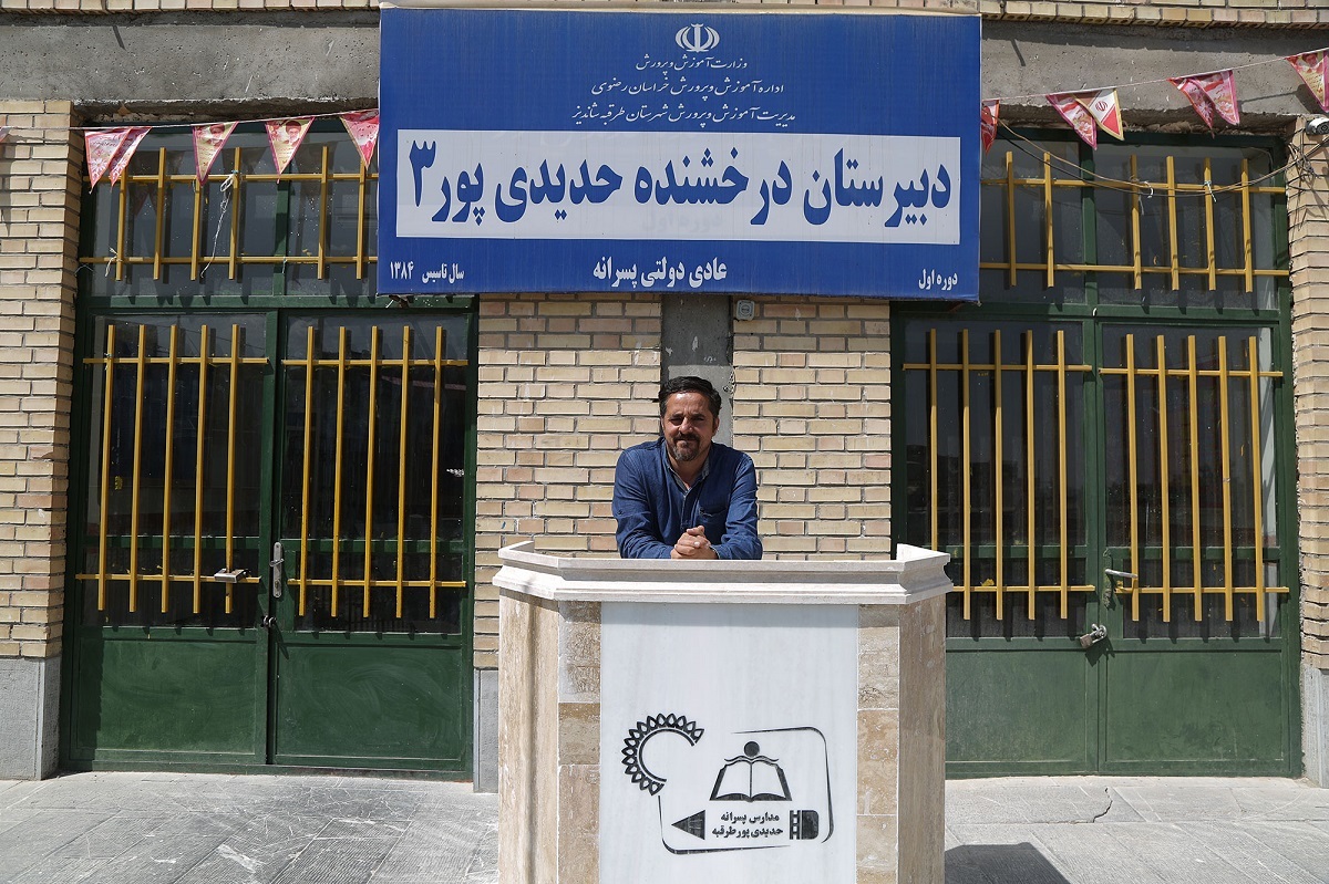 درباره قاسم رفیعا که لهجۀ مشهدی نقش پررنگی در اشعارش دارد درباره قاسم رفیعا که لهجۀ مشهدی نقش پررنگی در اشعارش دارد