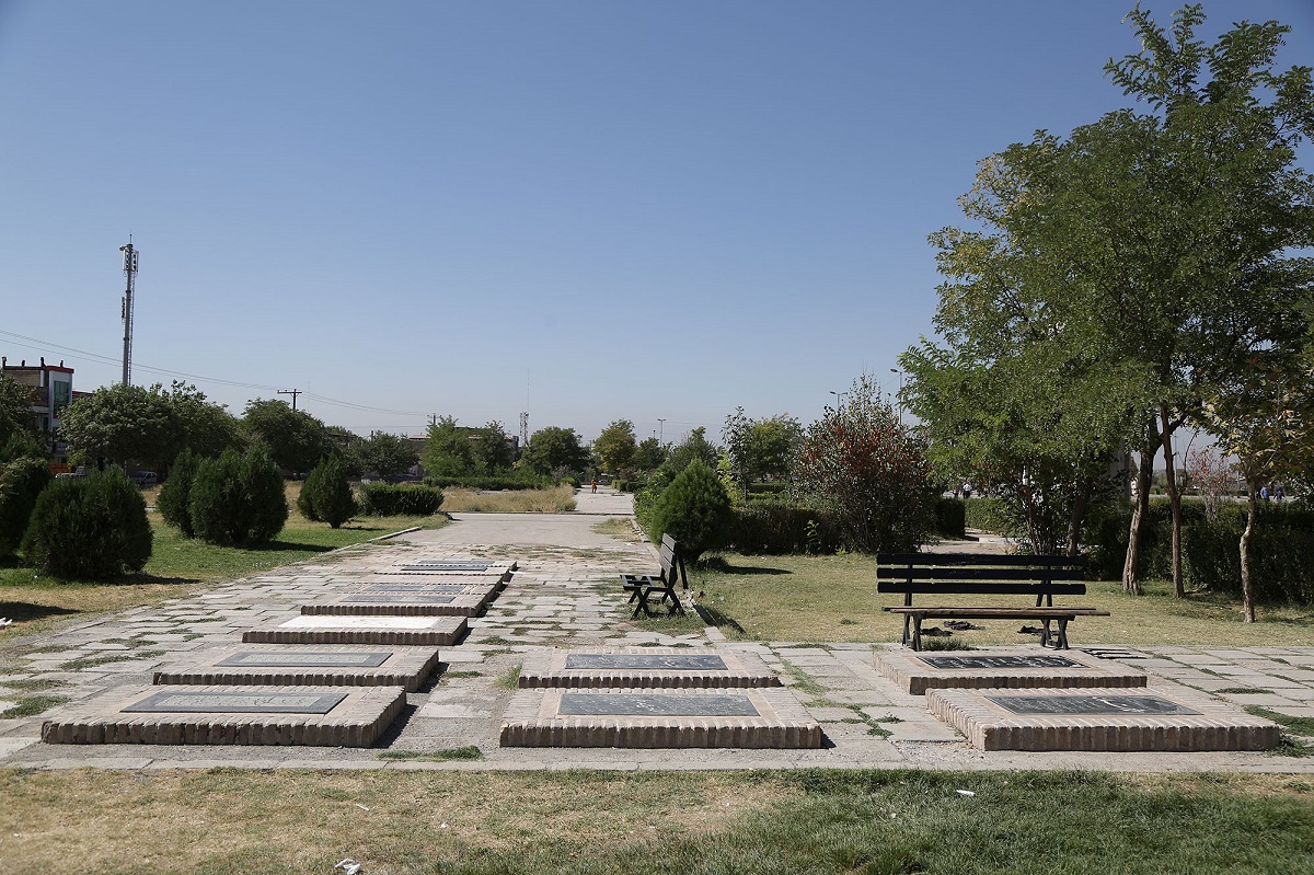 چه کسانی شرایط دفن در جوار فردوسی را دارند؟ چه کسانی شرایط دفن در جوار فردوسی را دارند؟