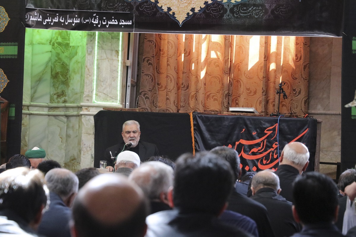 مدح ائمه گفتن میراث اجدادی ما است