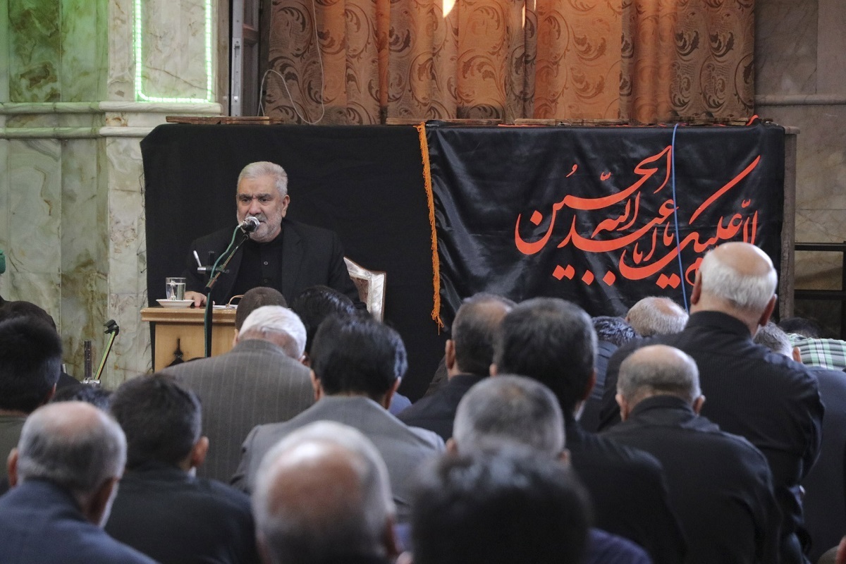 مدح ائمه گفتن میراث اجدادی ما است