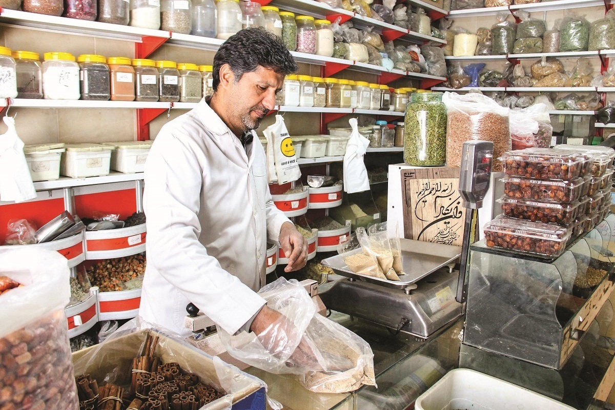 طبیب و عطار سنتی محله مصلی