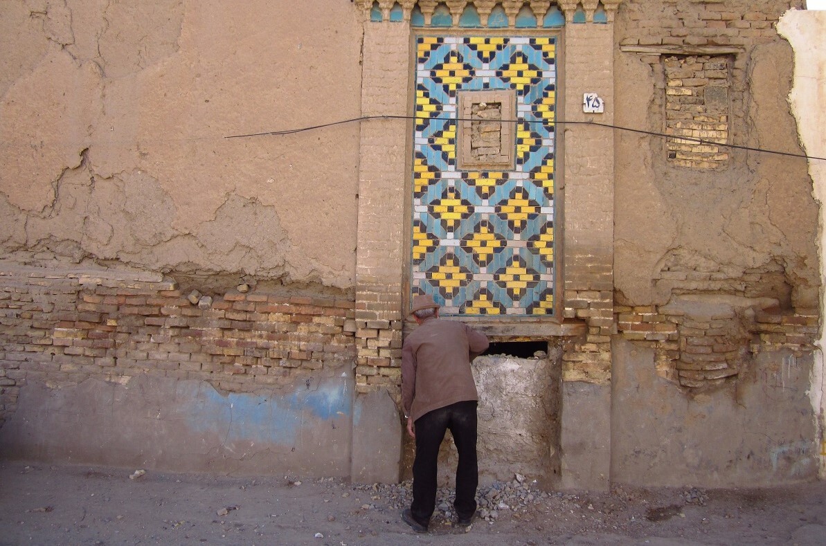 واچینی آثار تاریخی تخریب شده اطراف حرم در محلات دیگر