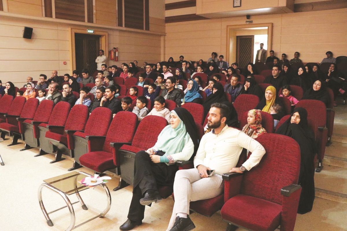 خانه فرهنگ و هنر در قلب بوستان ملت