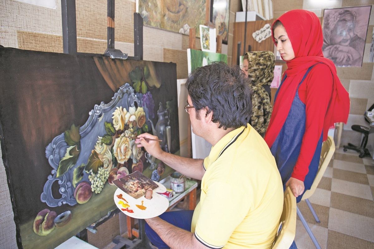 یک خیابان به من بدهید، رنگش میکنم! یک خیابان به من بدهید، رنگش میکنم!