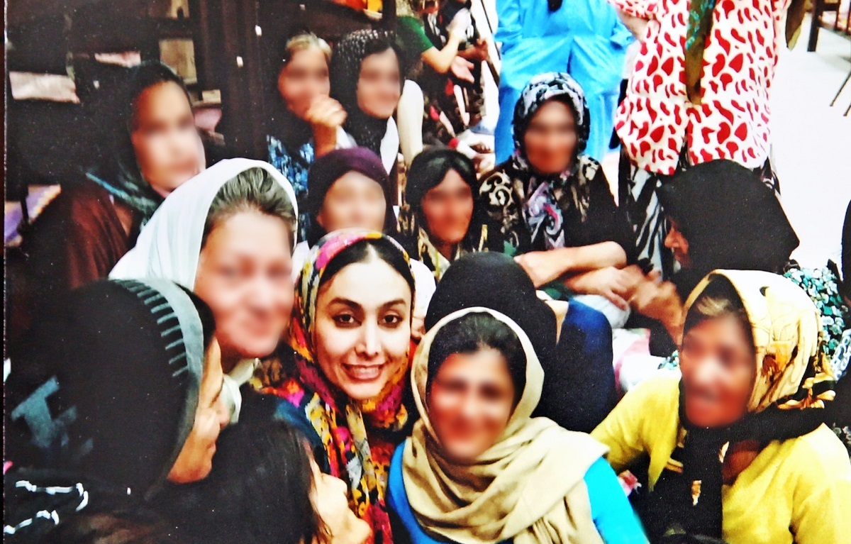 روایت شاعری که در تعلق خاطر کارتنخوابها به زندگی سهم دارد روایت شاعری که در تعلق خاطر کارتنخوابها به زندگی سهم دارد