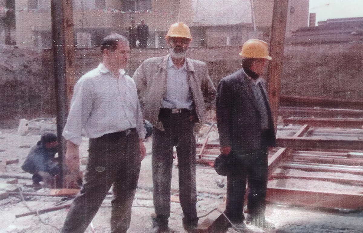 زندگی پر تکاپوی «باباعلی» زندگی پر تکاپوی «باباعلی»