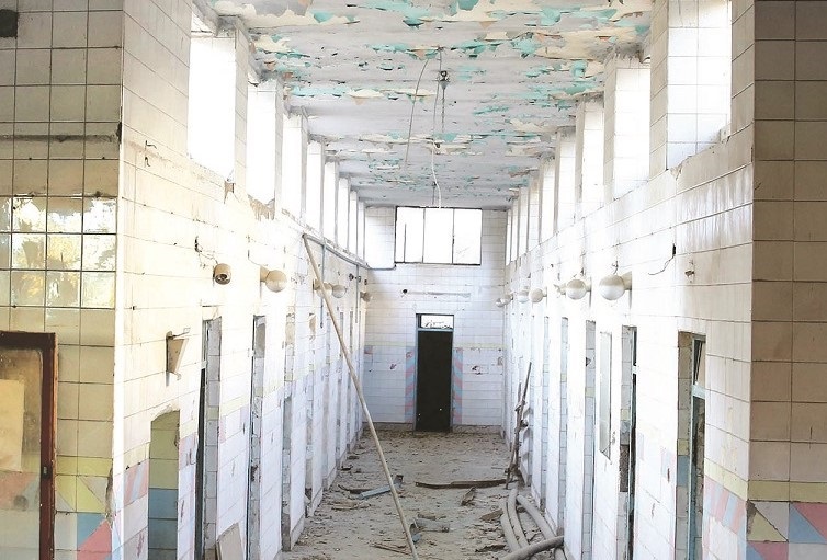 آبِ قنات «رکنآباد»، رنگ و روی مردم را باز میکر آبِ قنات «رکنآباد»، رنگ و روی مردم را باز میکر