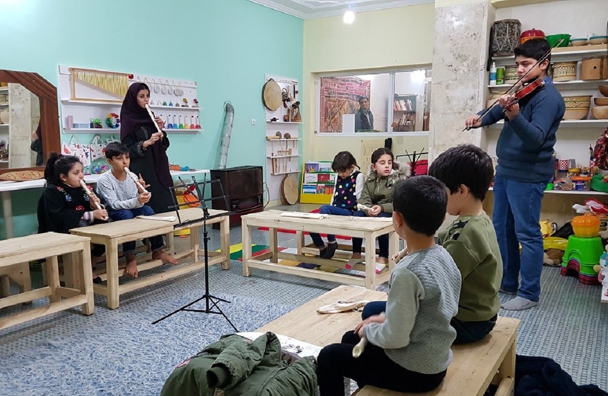 شاهنامهنوازی با بازی و موسیقی و نمایش شاهنامهنوازی با بازی و موسیقی و نمایش