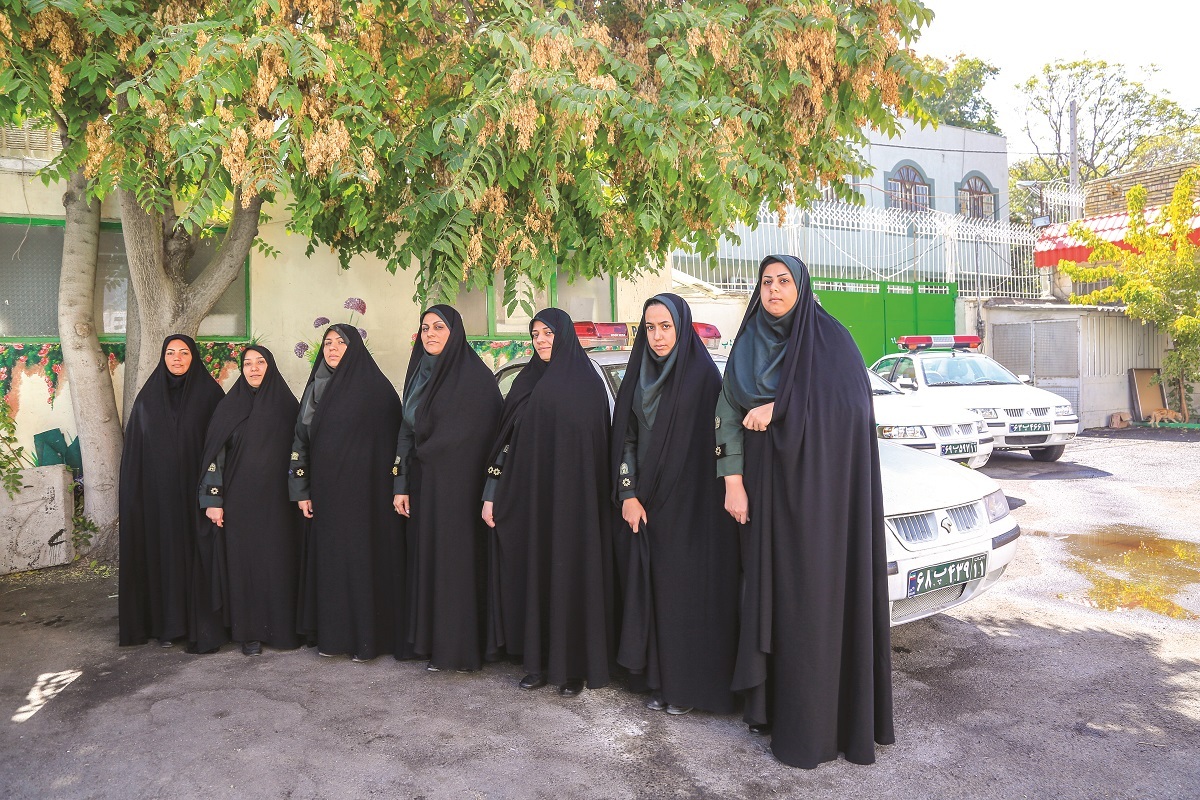 به احترام این زنان، خبردار!