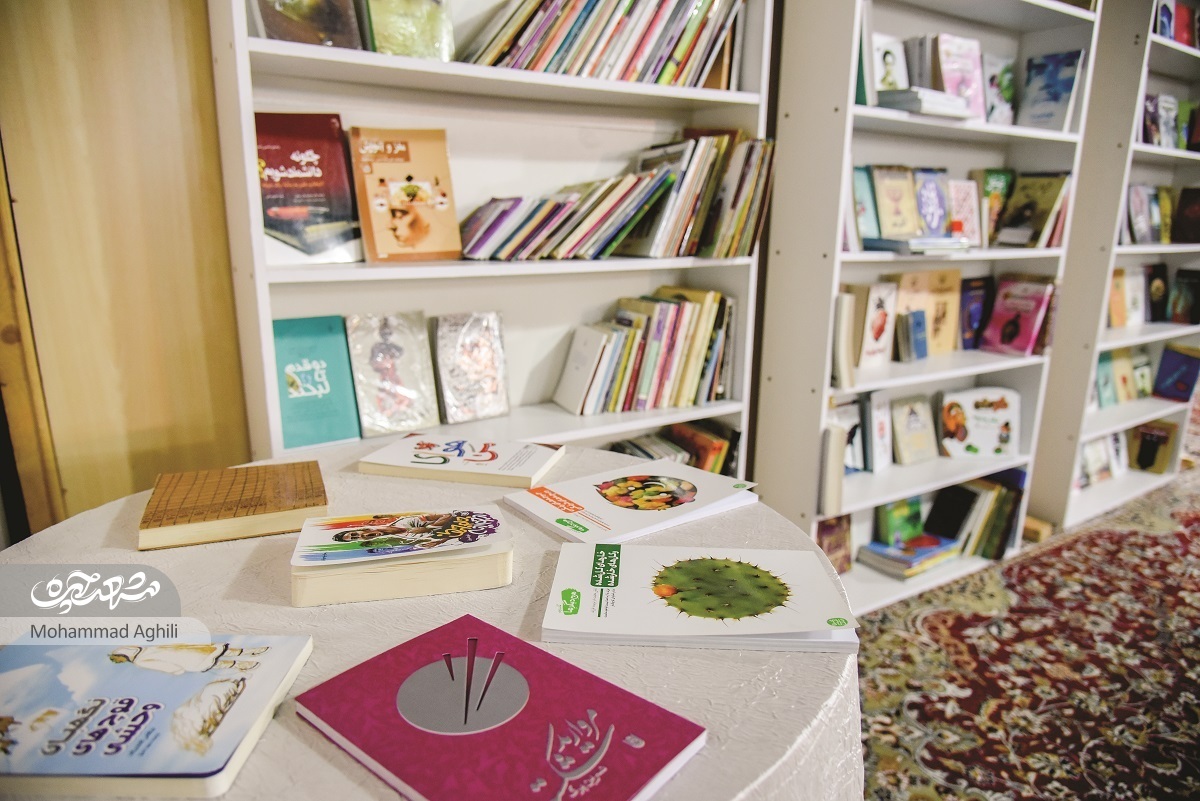 ناهید خانم و ریحانه خانم، بانوان موسس کتابخانه خیابان صدف ناهید خانم و ریحانه خانم، بانوان موسس کتابخانه خیابان صدف