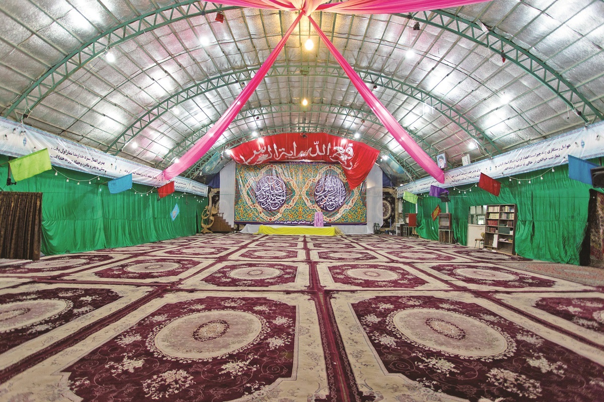 این خانه آباد است این خانه آباد است