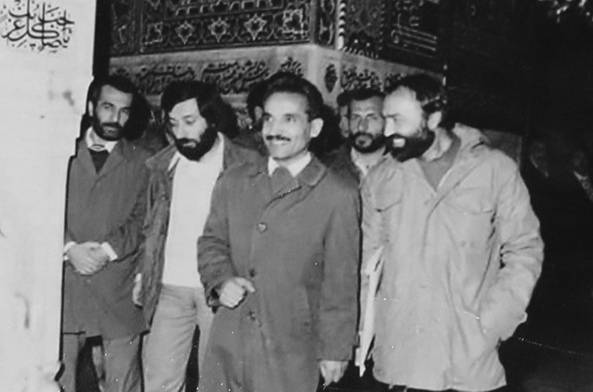 ۷۰ هزار عکس و سند قدیمی عکاس و پژوهشگر محله شهید بهشتی ۷۰ هزار عکس و سند قدیمی عکاس و پژوهشگر محله شهید بهشتی