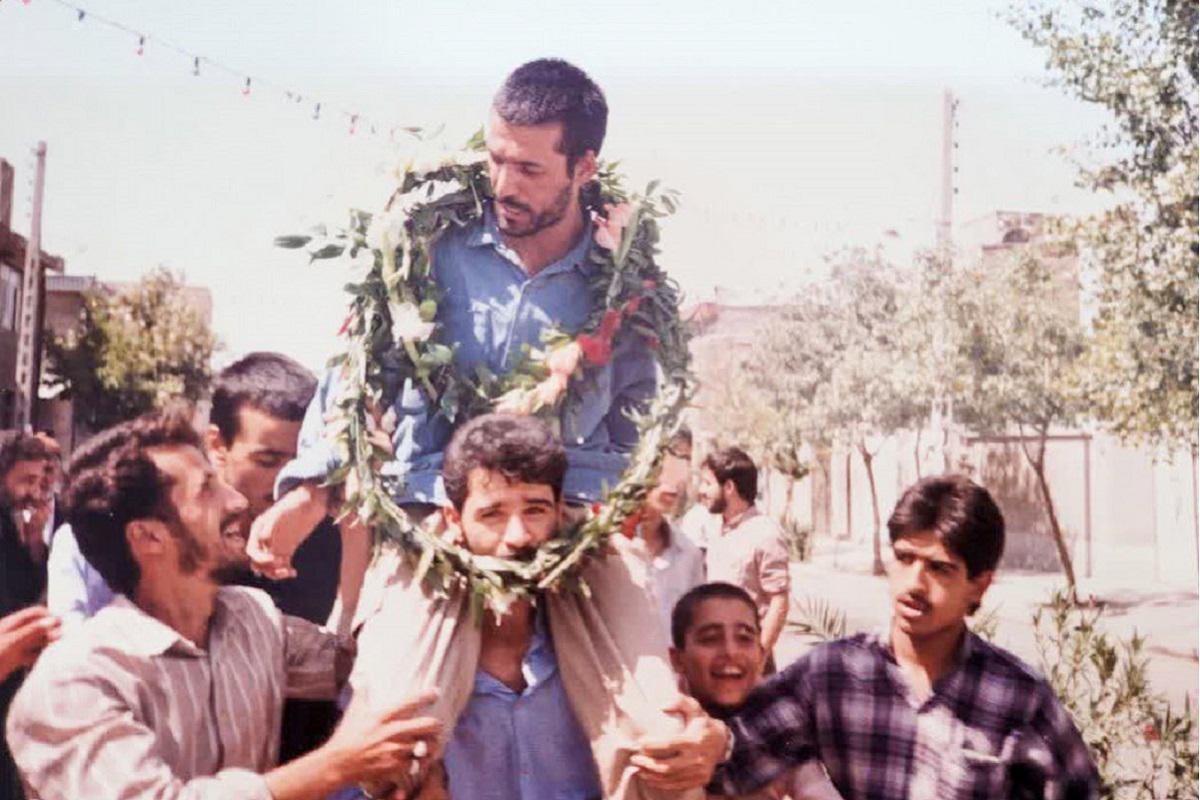 روایت اردوگاههای عراق از زبان عباس نصیری که اسارت او از ۱۵ سالگی شروع شد روایت اردوگاههای عراق از زبان عباس نصیری که اسارت او از ۱۵ سالگی شروع شد