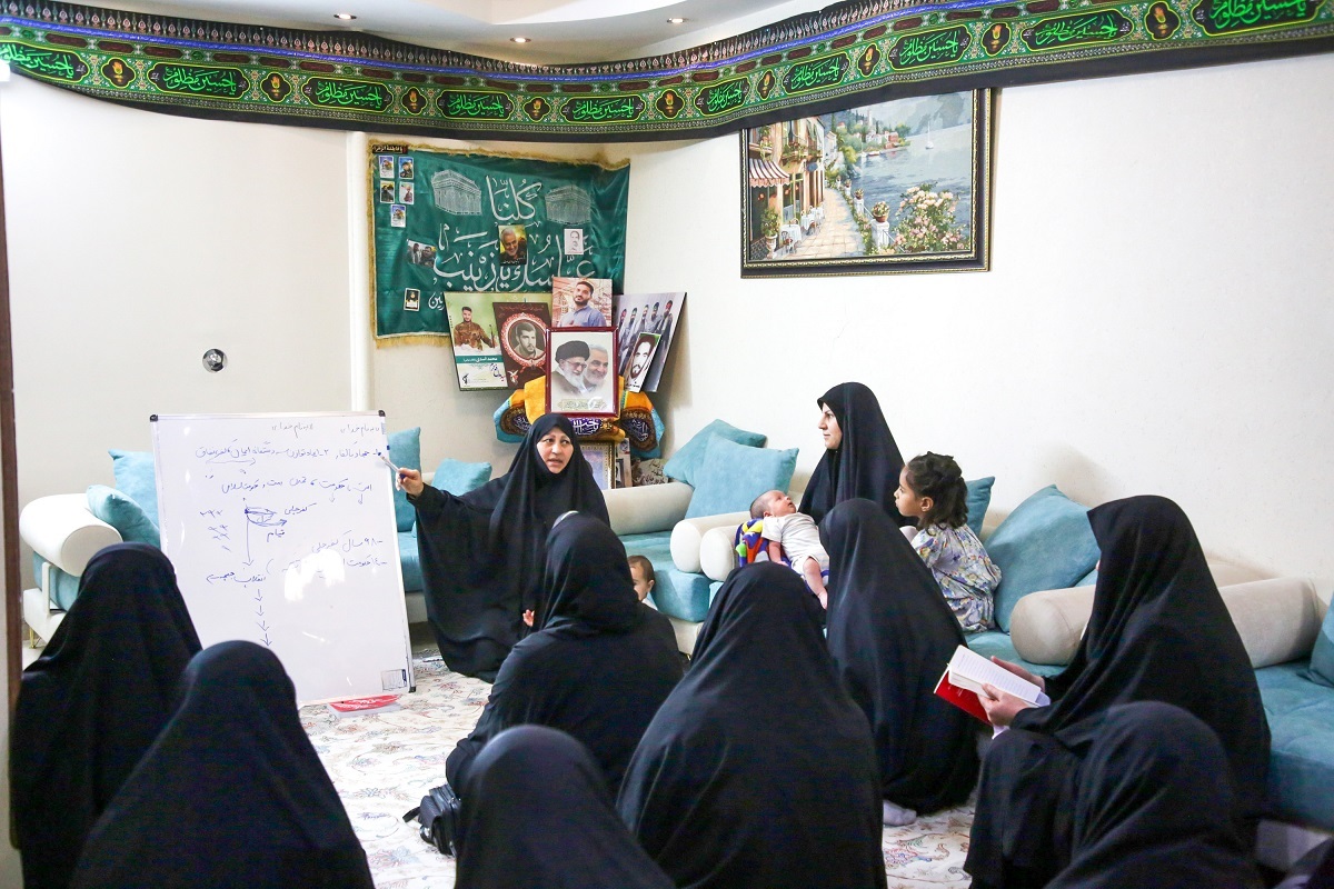 خواهر شهید خانهاش را به بیتالسکینه (س) تبدیل کرده است خواهر شهید خانهاش را به بیتالسکینه (س) تبدیل کرده است