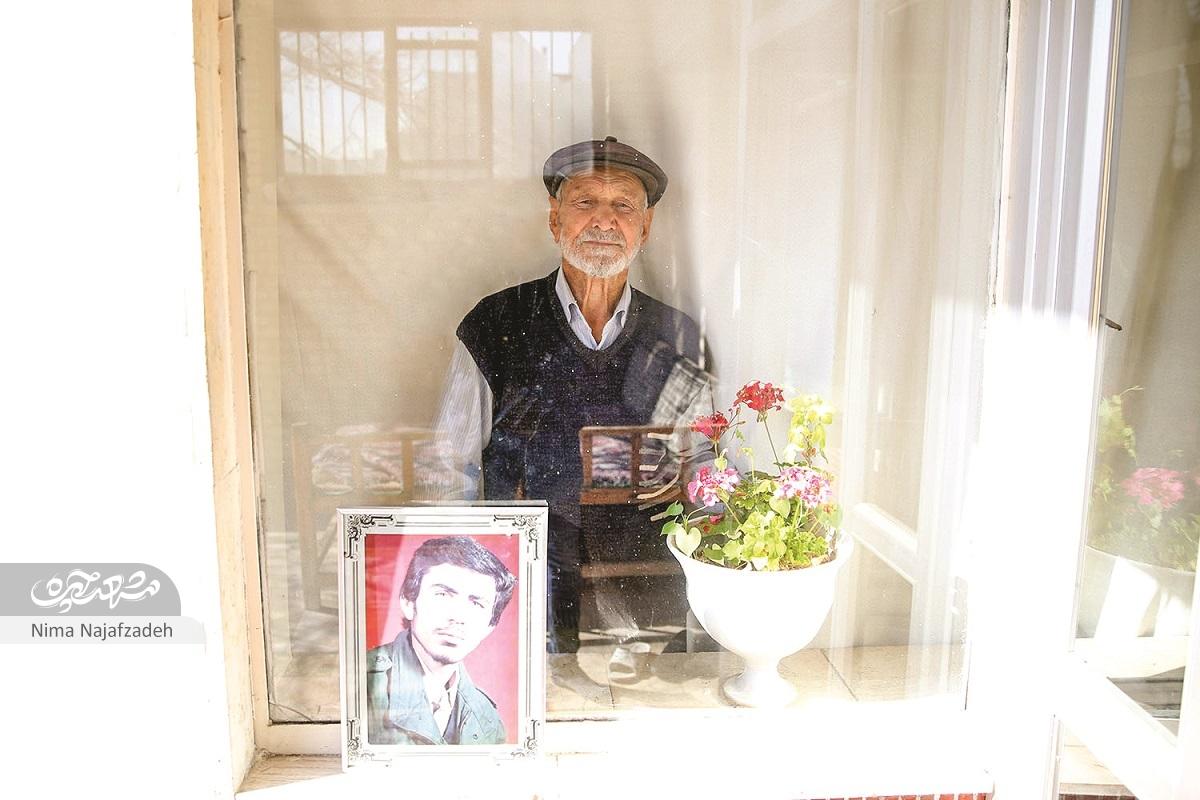 سید حسین هاشمی مهنه ارتشی زمان شاه و طرفدار پر و پا قرص امام خمینی (ره) بودهاست سید حسین هاشمی مهنه ارتشی زمان شاه و طرفدار پر و پا قرص امام خمینی (ره) بودهاست