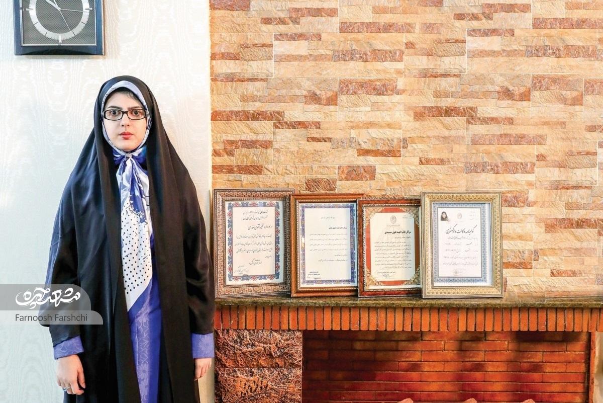 فهیمه تقوی‌مندی نخبه کم‌بینایی که وکالت می‌کند