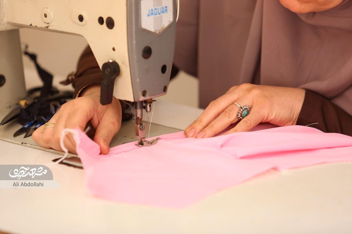 موسسه خیریه خاتمالانبیا (ص) توس، با راهاندازی کارگاه خیاطی، برای ۲۶ خانم کارآفرینی کرده است موسسه خیریه خاتمالانبیا (ص) توس، با راهاندازی کارگاه خیاطی، برای ۲۶ خانم کارآفرینی کرده است
