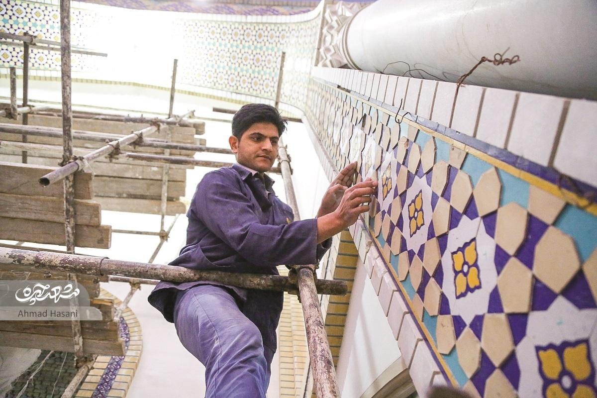 جوان هنرمند کاشی کار جوان هنرمند کاشی کار