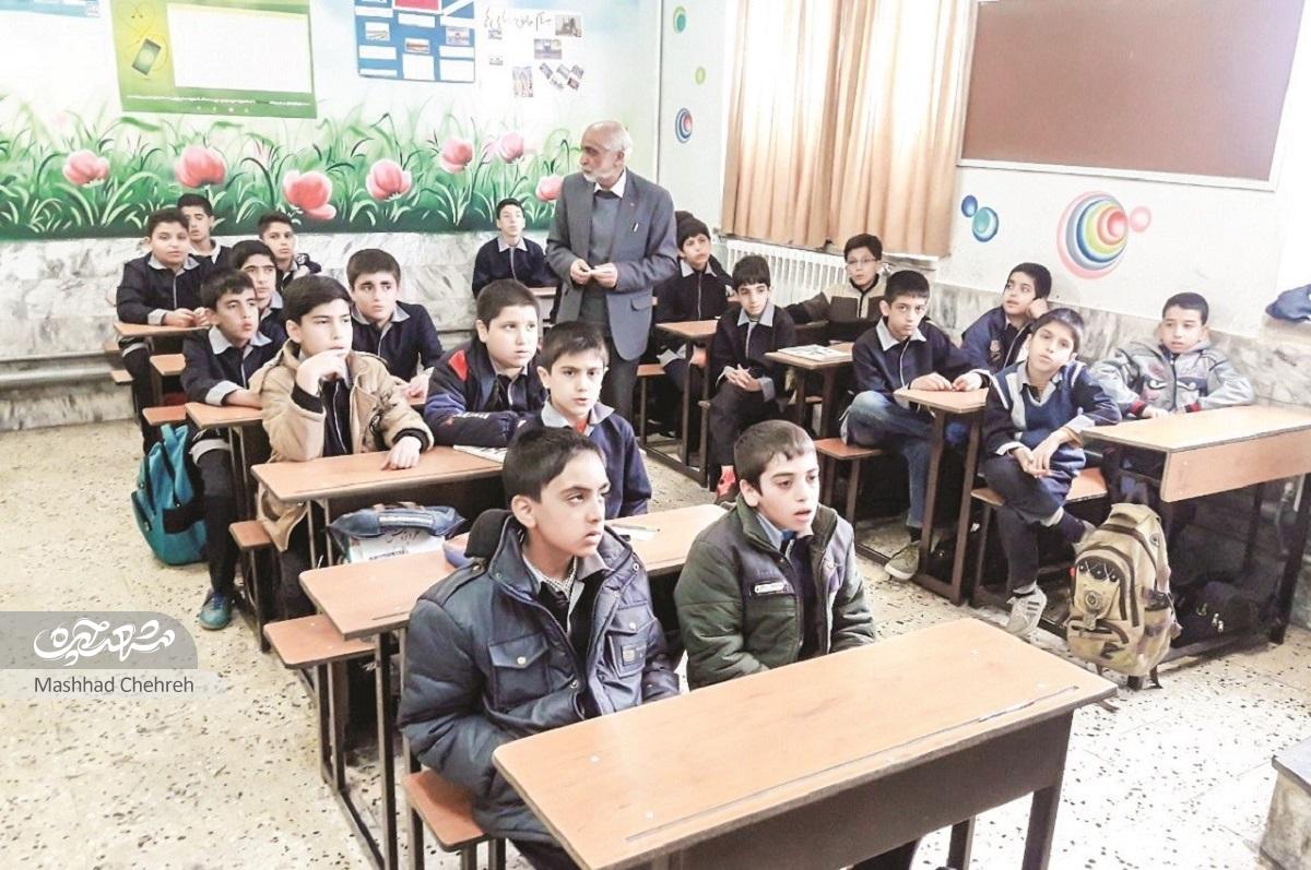 قدیمیترین معلم پرورشی محله جاهدشهر، ۳۴ سال سابقه کار دارد قدیمیترین معلم پرورشی محله جاهدشهر، ۳۴ سال سابقه کار دارد