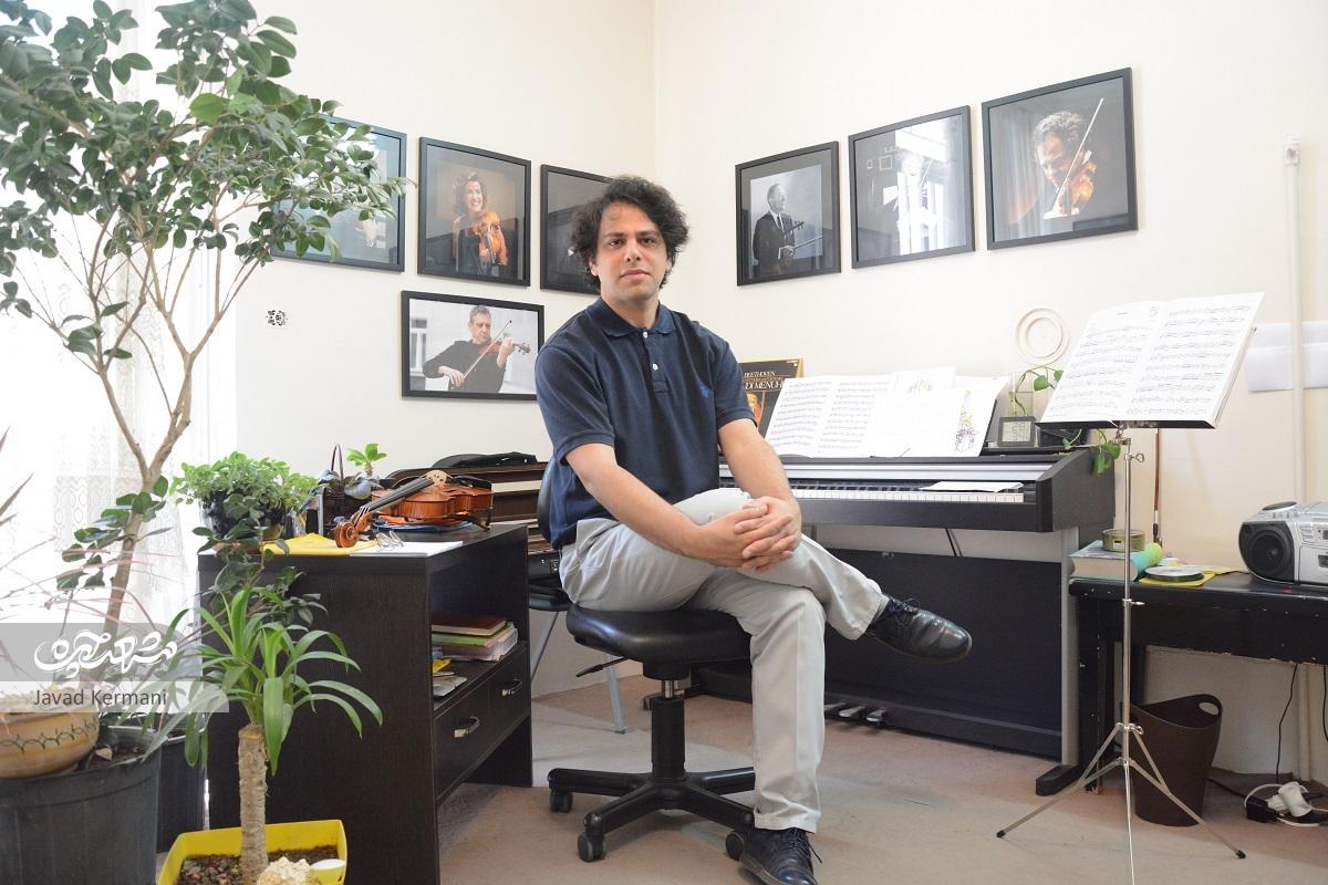 ۲۱ سال زندگی آقا مهدی با ساز ویولن ۲۱ سال زندگی آقا مهدی با ساز ویولن