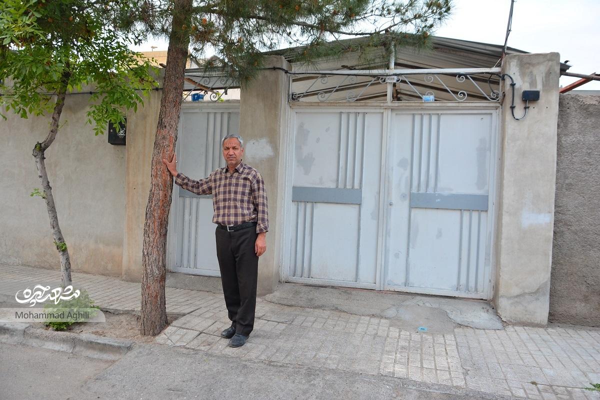خانواده محمدزاده، نخستین ساکنان محله جاهدشهر ابتدا در چادر زندگی میکردند خانواده محمدزاده، نخستین ساکنان محله جاهدشهر ابتدا در چادر زندگی میکردند