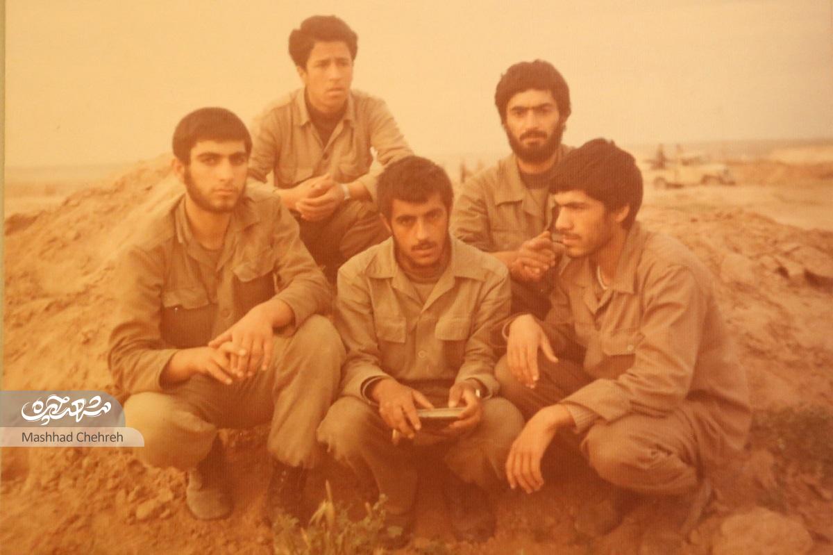 محمدباقر جلیلیان، از نخستین سپاهی های مشهد و فرمانده ادوات لشکر ۲۱ امامرضا(ع) بود محمدباقر جلیلیان، از نخستین سپاهی های مشهد و فرمانده ادوات لشکر ۲۱ امامرضا(ع) بود