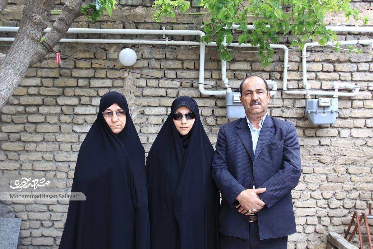 غلامحسین حیدری پدر دو کودک استثنایی و معلم کودکان استثنایی است غلامحسین حیدری پدر دو کودک استثنایی و معلم کودکان استثنایی است